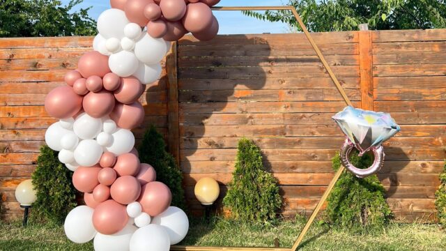 Devojačko veče dekoracija. Stalak za devojačko veče sa balonima – dekoracija za proslave i zabave