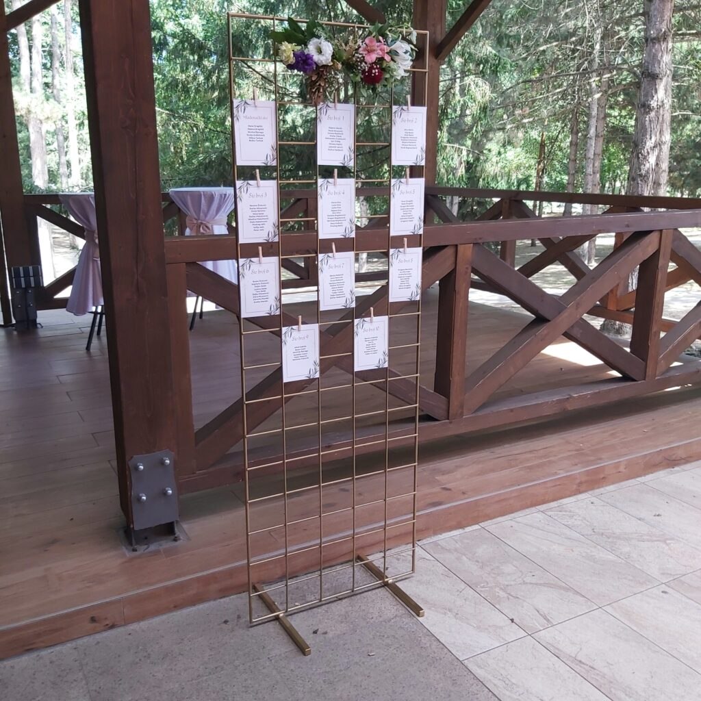 Magnifico Dekoracije – tabla za raspored sedenja gostiju