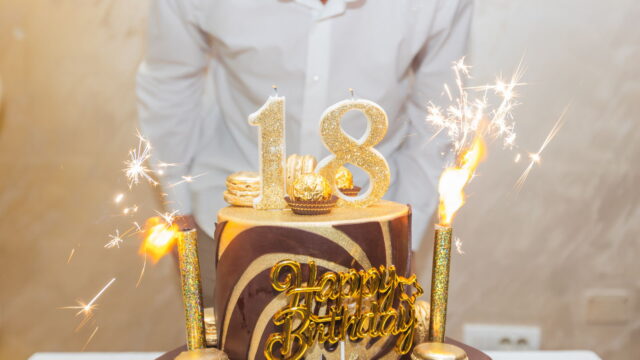 torta-za-18-rodjendan-detalji-fotografisanje-punoletstva-beograd