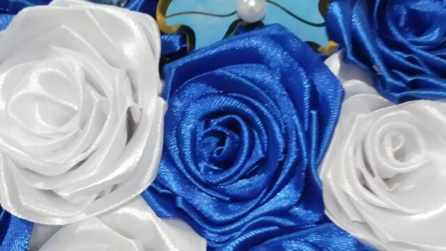 Plave satenske ruže, ručno rađene, savršen dekorativni aranžman ili poklon za svadbe, rođendane i proslave