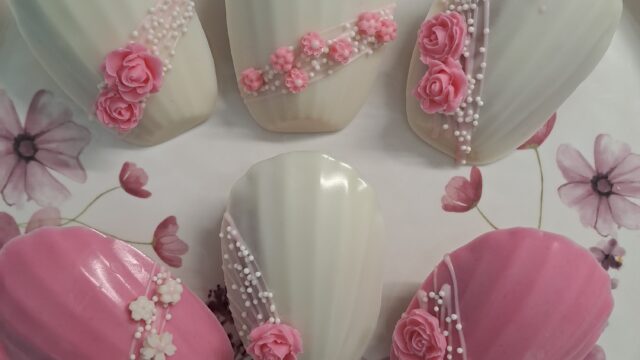 Čokoladne školjke za slatki sto – ručno rađeni slatkiši