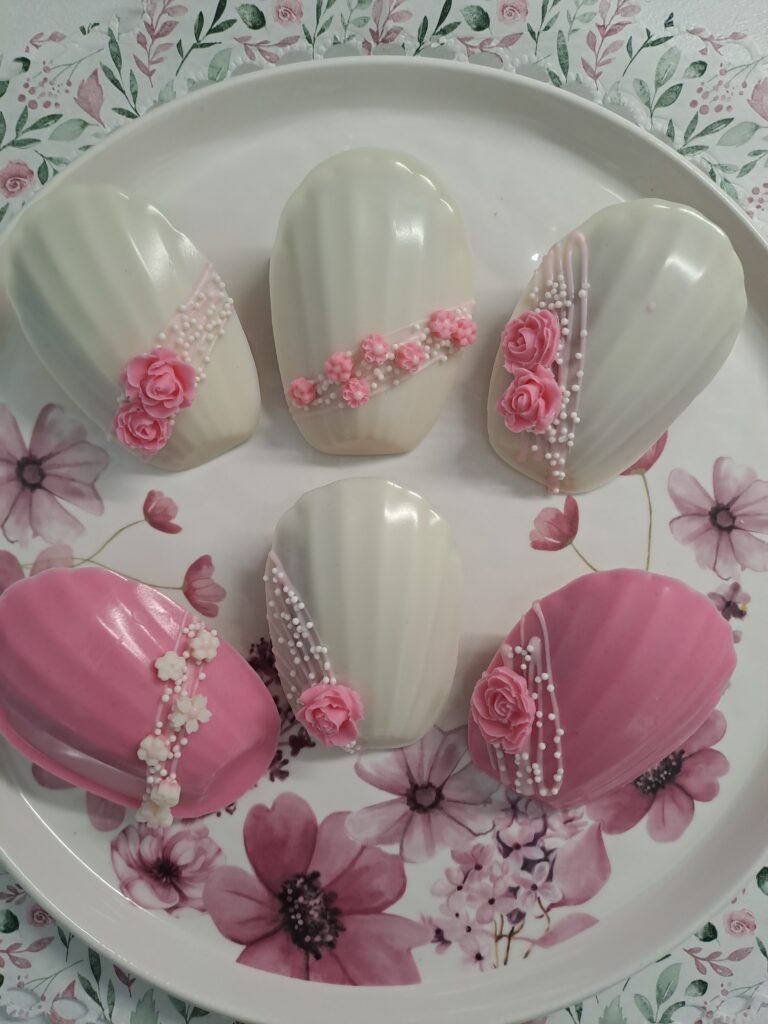 Čokoladne školjke za slatki sto – ručno rađeni slatkiši