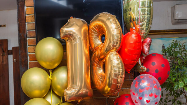 dekoracija-za-18-rodjendan-baloni-i-rasveta-beograd