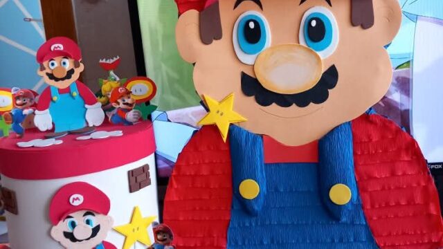 pinjata i torta super mario