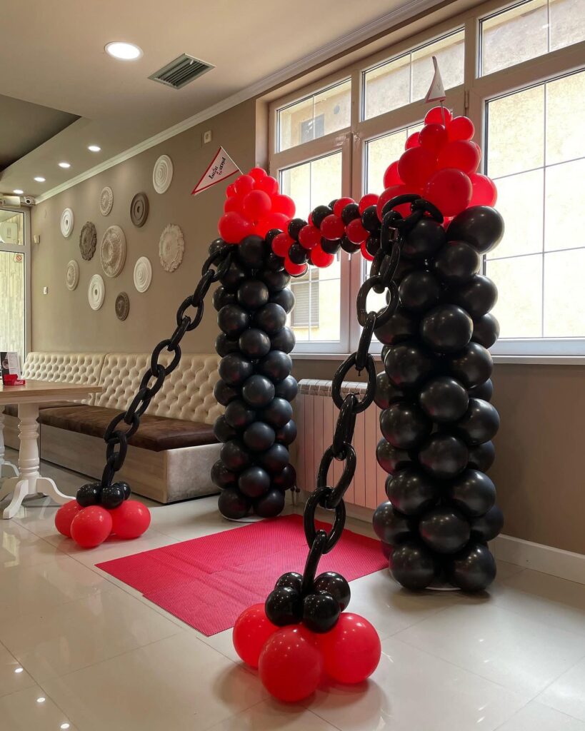 Organski luk od balona za proslavu prvog rođendana