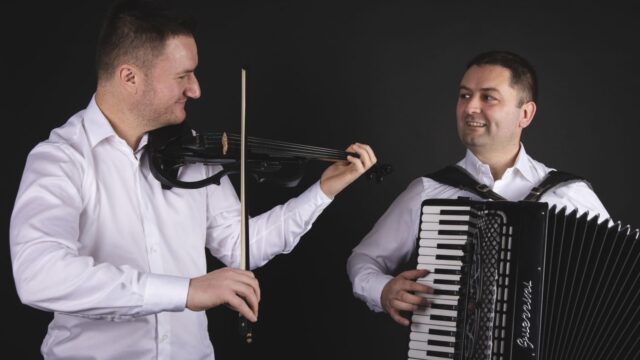 Autentik bend - Violina i Harmonika