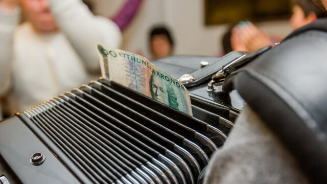 atmosfera-i-muzika-na-18-rodjendanu-fotografisanje-proslava