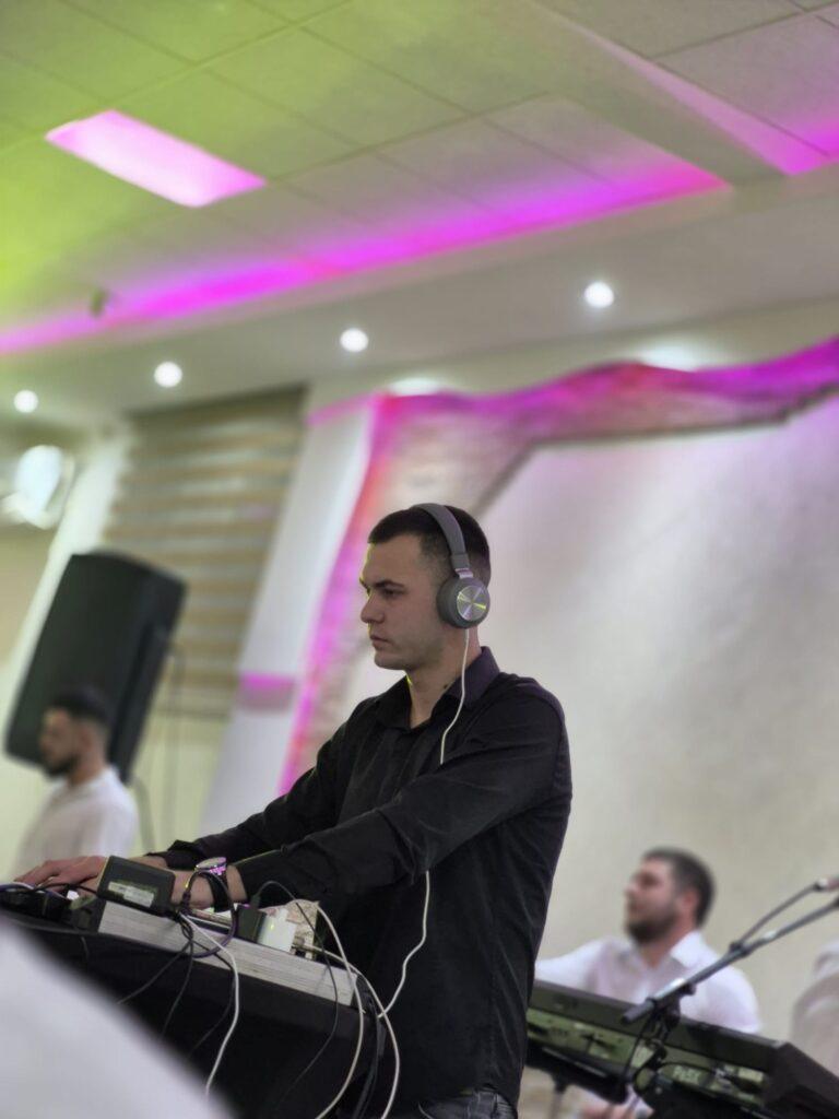 2538312e-8193-4334-8114-16903a94434a