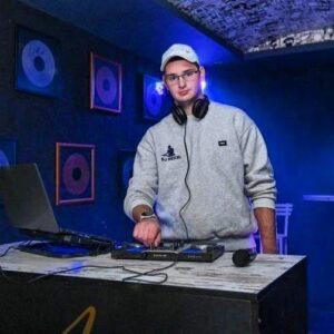 DJ Dekri - Dee Jay za svadbe, rodjendane i ostale žurke i proslave.