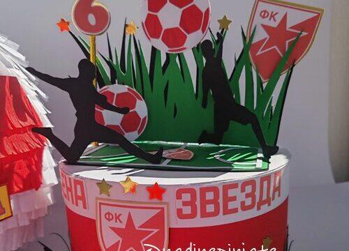 Crrvena-zvezda-torta-od-kartona-nadine-pinjate-1