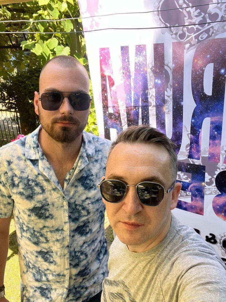 B3BF398C-8CC5-4170-91F8-088CF5694C43