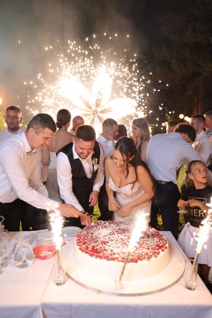 Hladne prskalice sparkulari za ulazak mladenaca i spektakularne efekte za proslave Beograd.