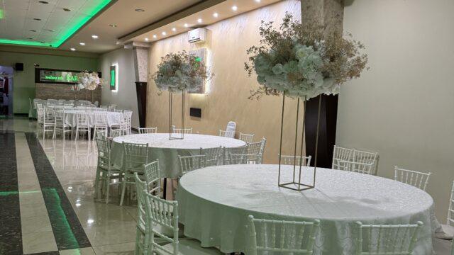 dekoracija stola za goste od prirodnog cveća Beograd