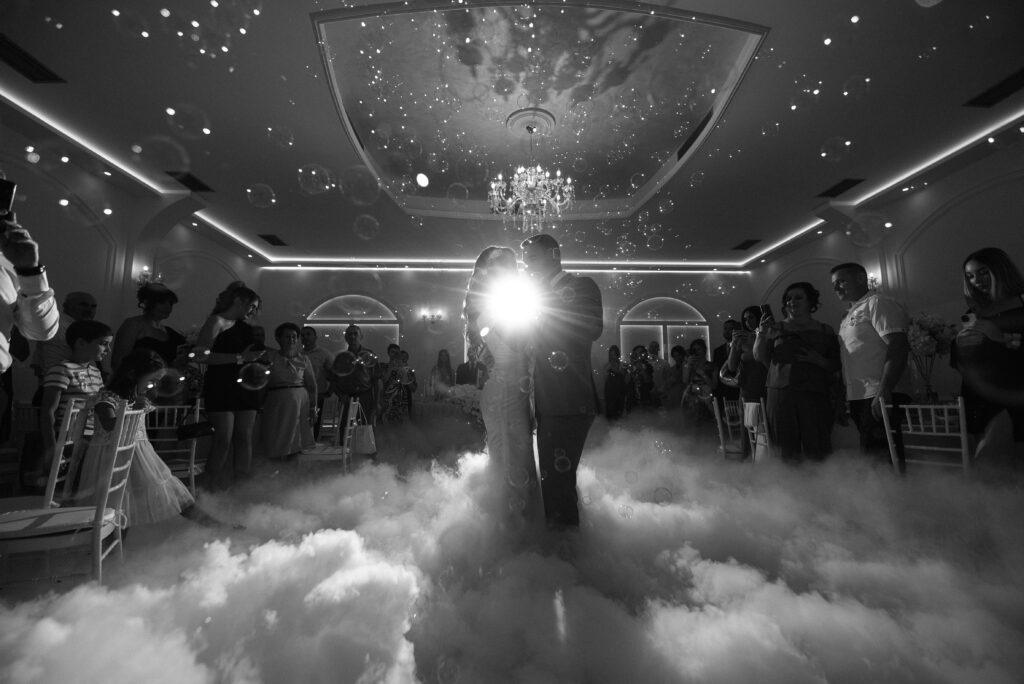 Suvi led i niski dim za prvi ples mladenaca - efekti za proslave Beograd MS