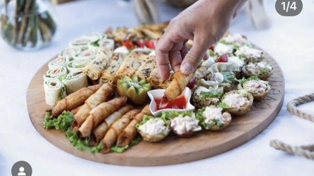 Profesionalna usluga i pakovanje hrane za poneti - Ketering Cvetić Novi Sad.