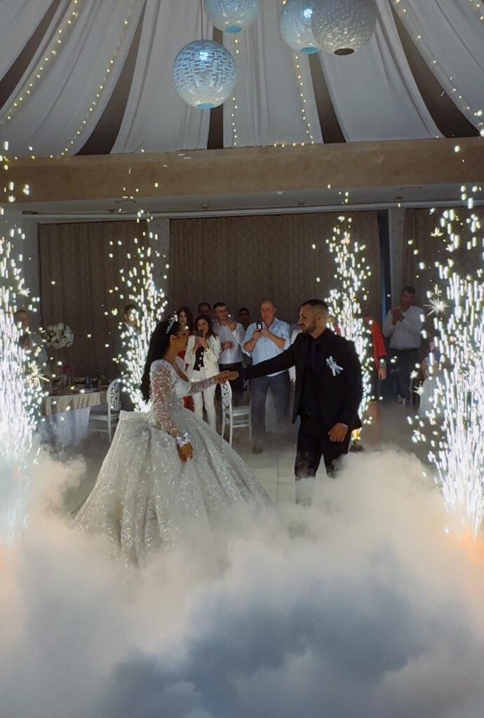 Niski dim i suvi led za prvi ples na venčanju - efekti za proslave Beograd NN.