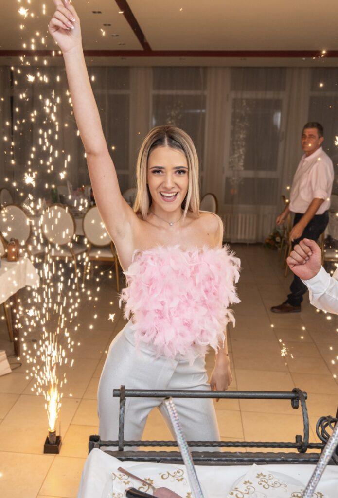 Teški podni dim za prvi ples mladenca efekat ples po oblacima