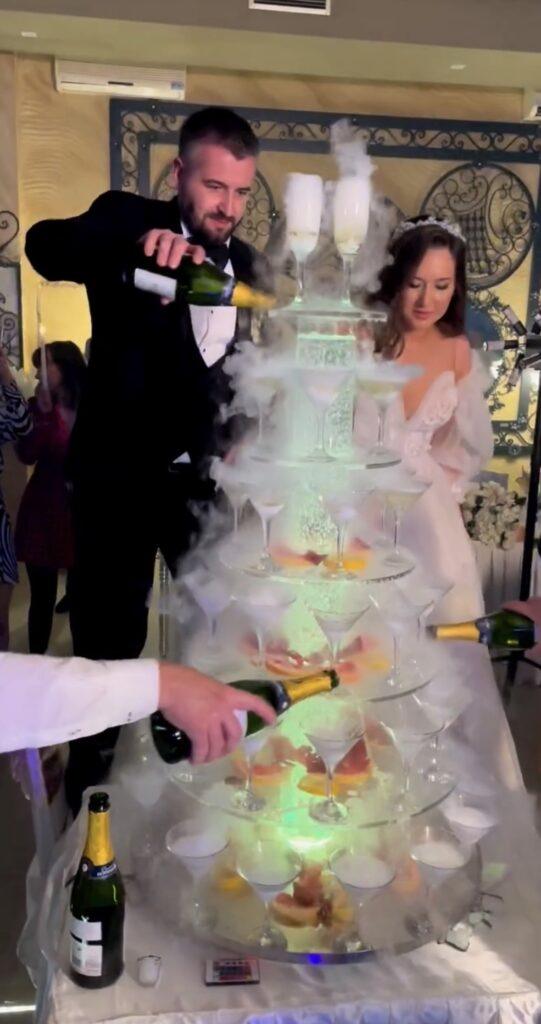 Šampanjac fontana za svadbu specijalni efekti za venčanje Bloom Room