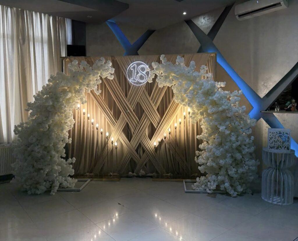 Dekoracija za slikanje na rođendan Vlasotince photo corner Bloom Room