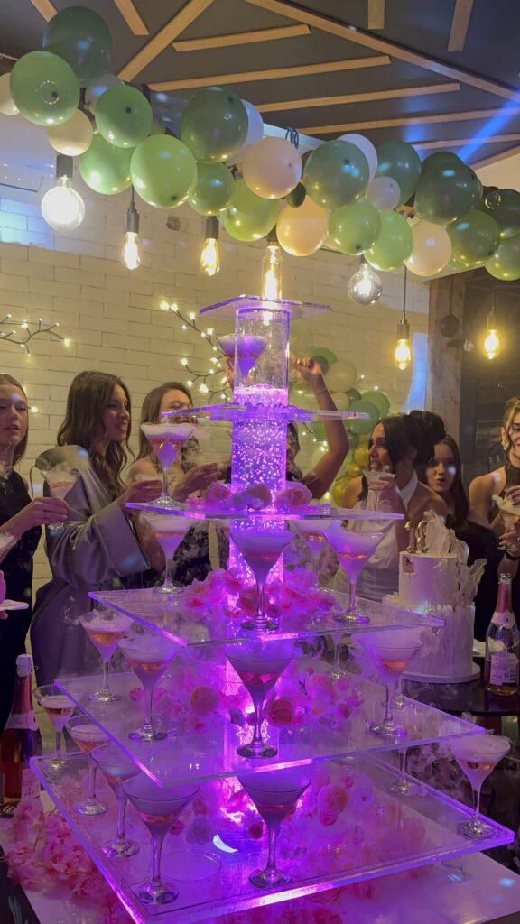 Moderna kockasta fontana za šampanjac iznajmljivanje Beograd