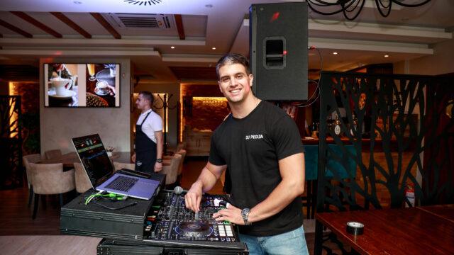 DJ Pedja na žurci u Beogradu – profesionalni DJ za žurke