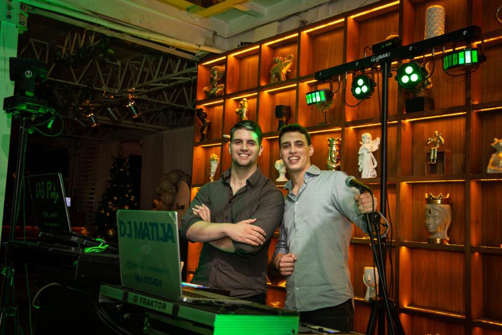 Profesionalni DJ za svadbe i proslave – DJ Pedja u akciji