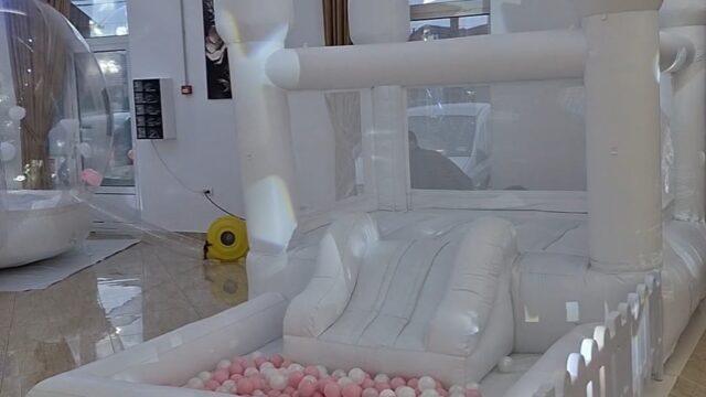 Pokretna igraonica i beli dvorac na naduvavanje Vršac