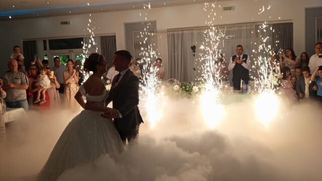 Niski dim suvi led za magičan prvi ples mladenaca u Kikindi