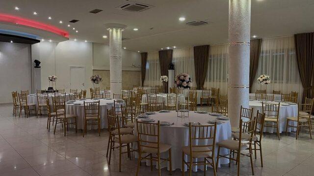 dekoracija sale za vencanje beograd cvetni aranžmani