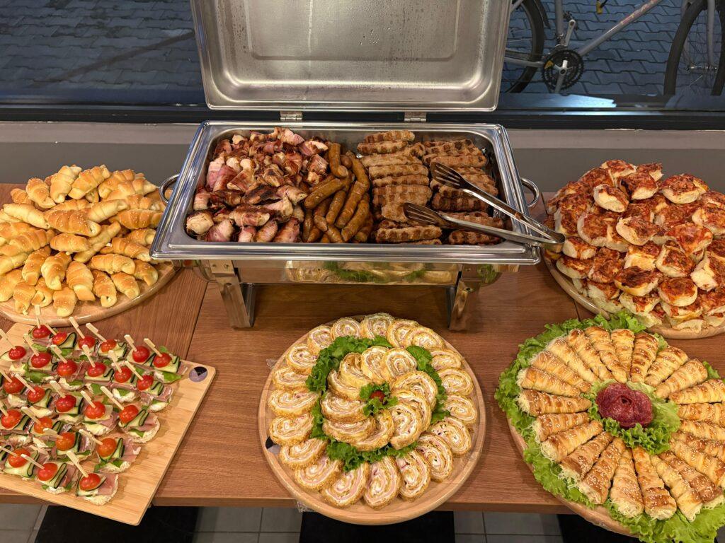 ketering kruševac slatki sto poslastice za proslave