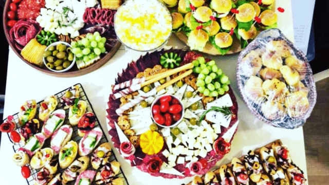 ketering zvezdara rodjendan sto sa hranom dekoracija