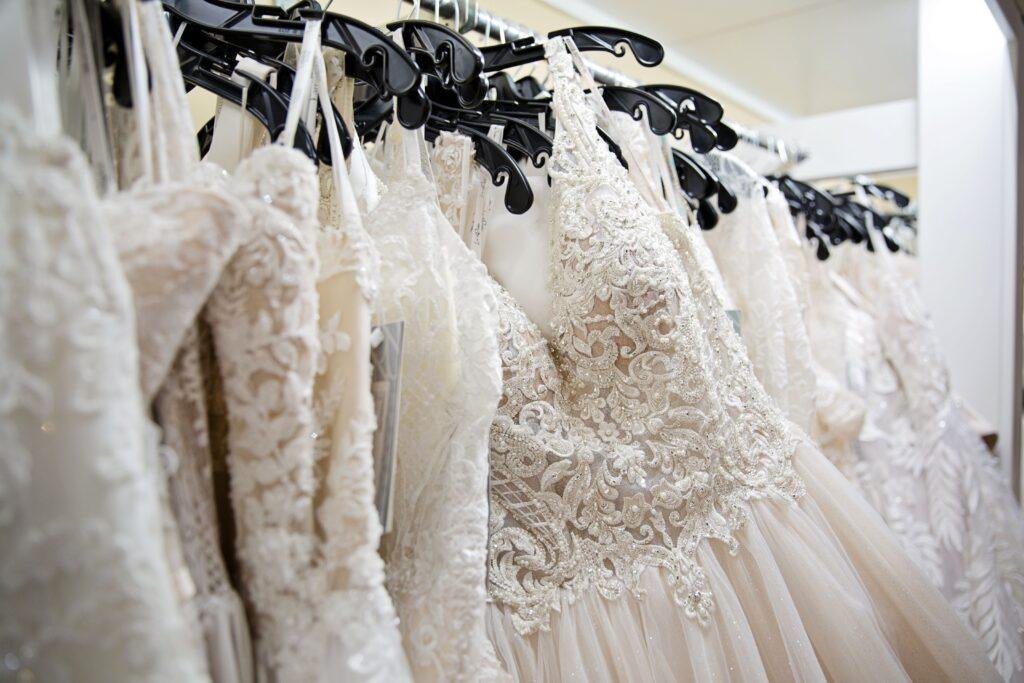 Kupovina venčanice – moderna venčanica za mladu iz bridal salona